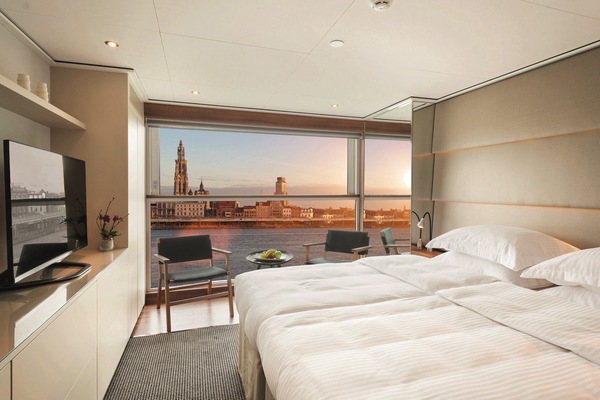 Emerald Lumi Panorama Balcony Suite .jpg